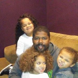 Meet your Posher, Emmanuel